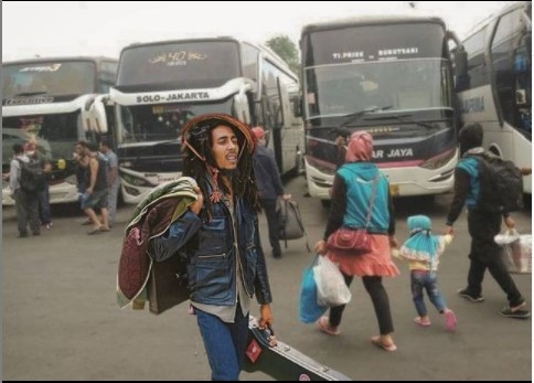Editan foto Band dan penyanyi luar yang jalan-jalan ke Indonesia